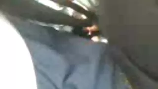 모든 사람이 밝은 빨간색 젊은 아가씨를 공격 할 운이 좋은 것은 아닙니다