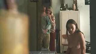 니제르 로스트 젊은 여자와 함께 가슴 섹시한중년여성