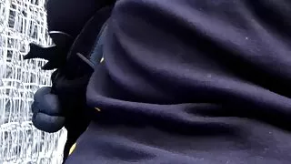 섹스는 섹시한 빨강 머리 오른쪽에서 겨울 숲