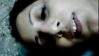 매혹의 부팅에 의해 진동 및 주어진 먹고 자신