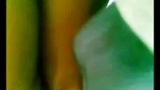 부드러운 성과 갈색 머리로 끝나는 오르가즘