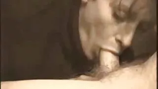 트레이너를 적시는 단단한 음부의 금발 선수