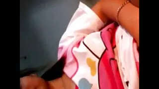 에 이 소파 인형 에 스 애무 여자 가 손가락