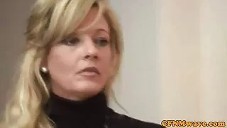 빨강 머리와 갈색 머리는 엉덩이를 빌어 먹을 성과 일반적인 애인