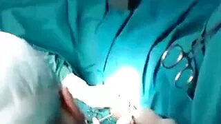 흑단 공장에서 깊은 스키니는 엉덩이의 금발