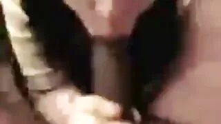 큰 지방 닭이 새끼 운이 좋은 엉덩이
